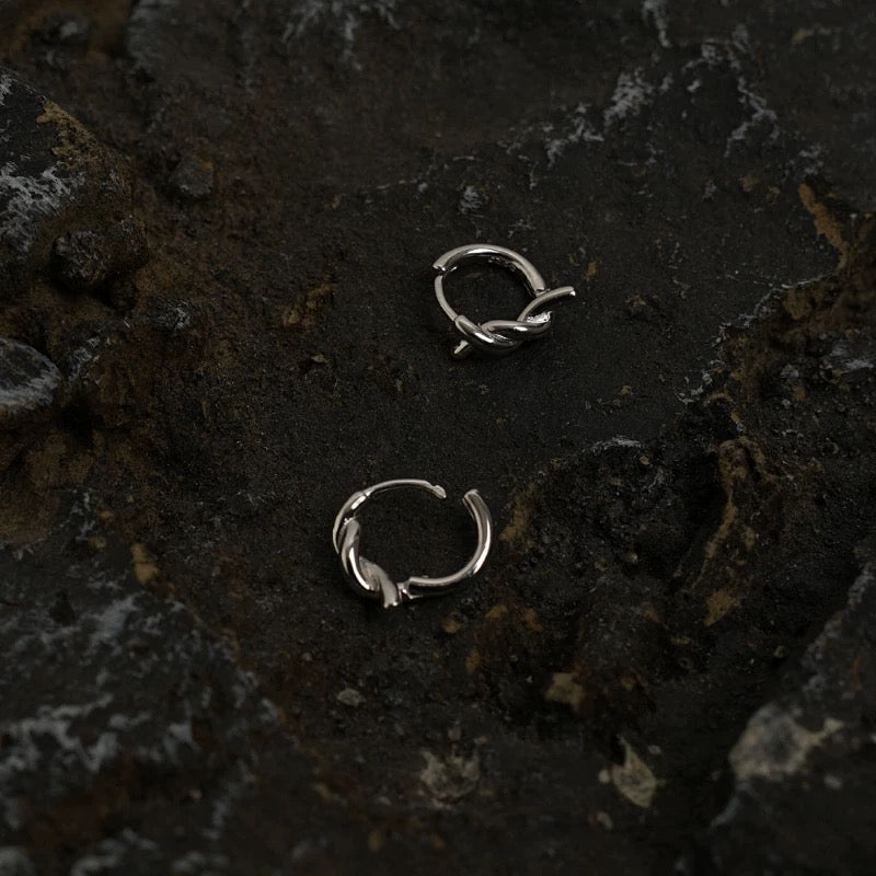 knot pierce(P42)