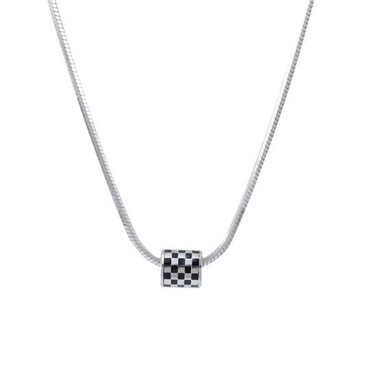 black and white necklace (N2)