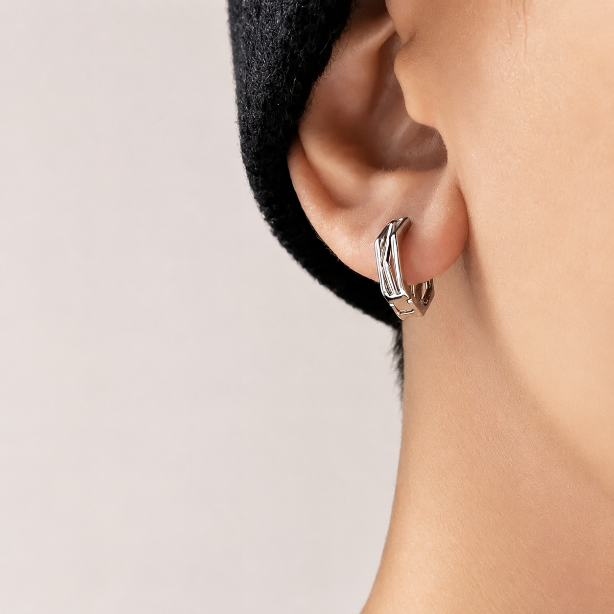 twist pierce (P21)