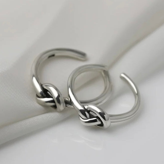 knot ring (R17)