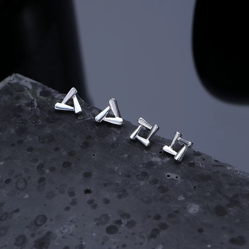 square pierce (P33)