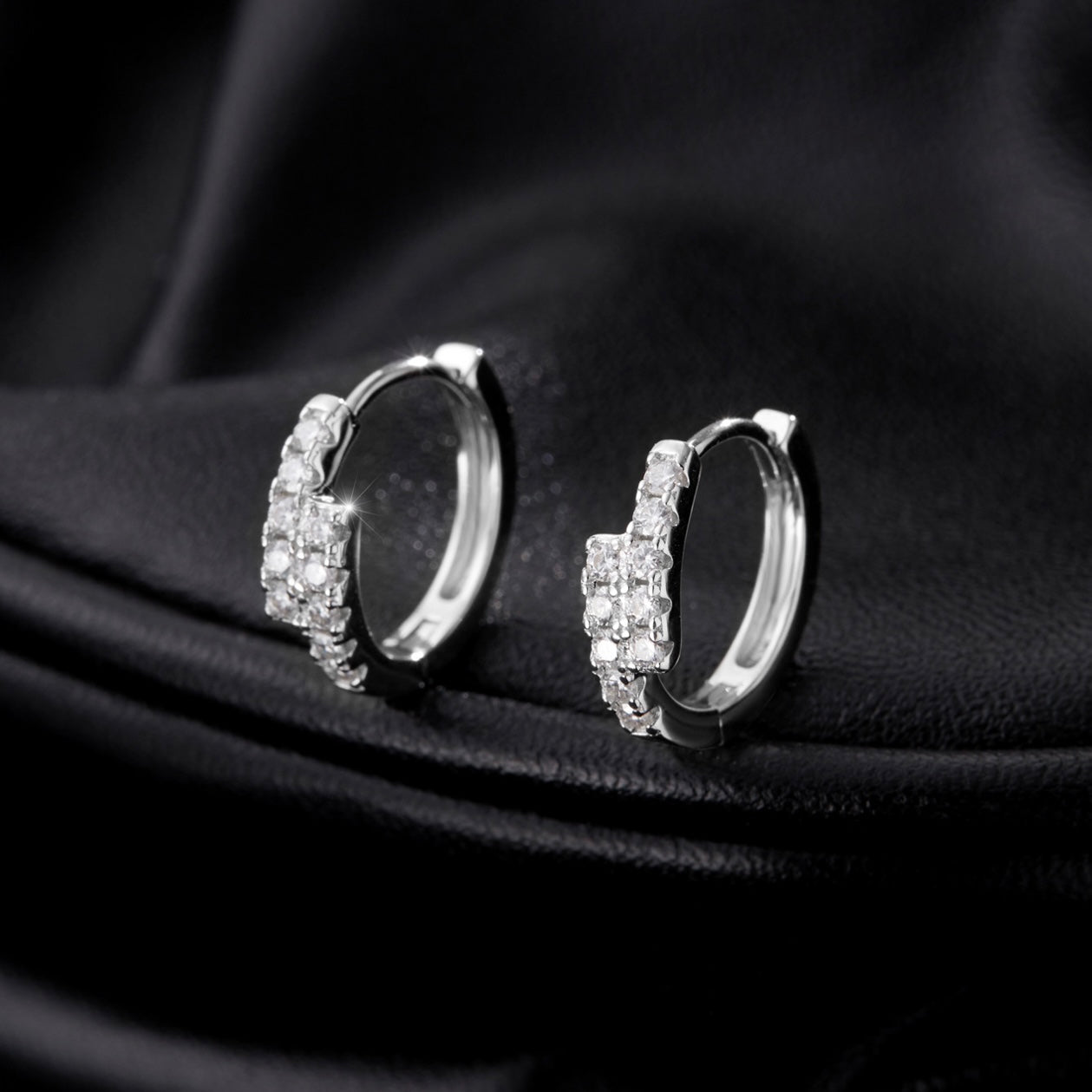 moissanite pierce (P39)